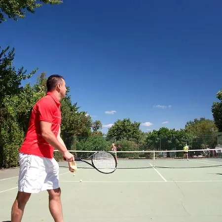 Campsite Montana Parc - Golfe De St Tropez - Maeva 4*